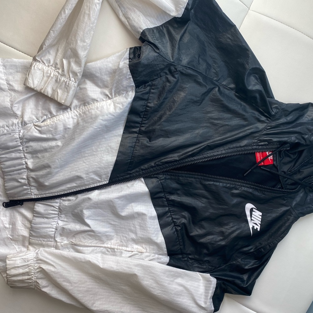 nike windbreaker